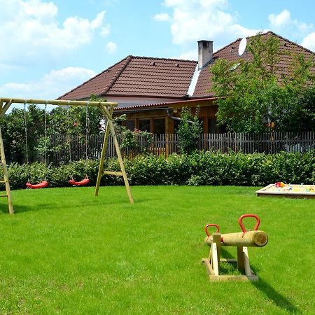 Pension Zum Strell Hollabrunn Eksteriør bilde